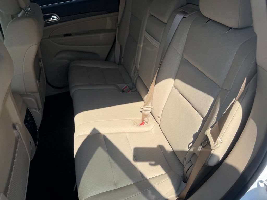Certified 2022 Jeep Grand Cherokee Laredo E AWD/4WD image 32