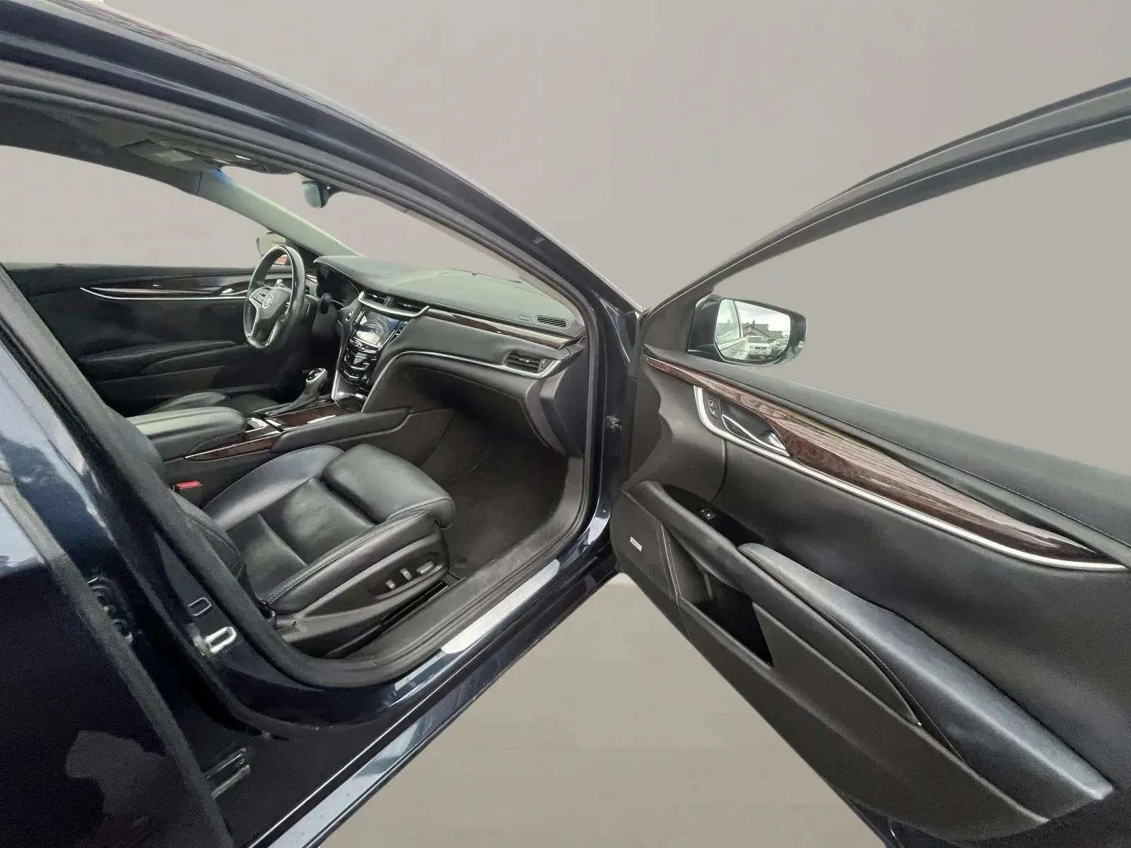 Used 2013 Cadillac XTS Luxury w/ Driver Awareness Package image 17