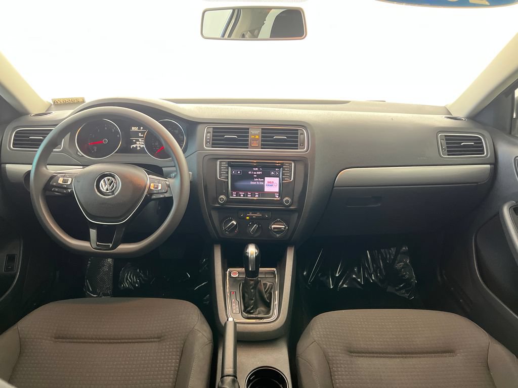 Used 2016 Volkswagen Jetta SE FWD image 14