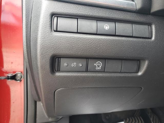 Used 2023 Nissan Rogue SV image 27