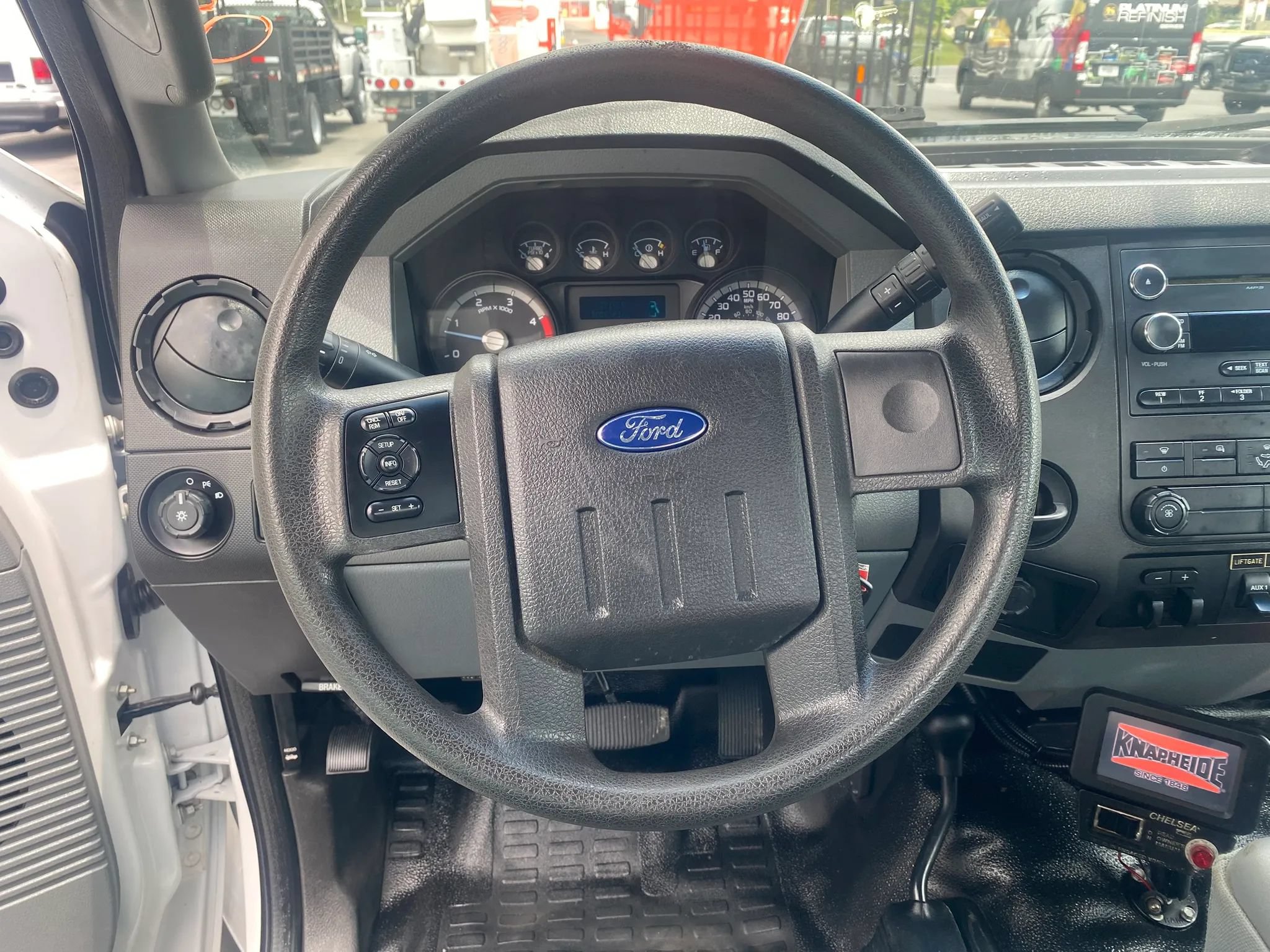 Used 2014 Ford F550 4x4 Regular Cab Super Duty image 11