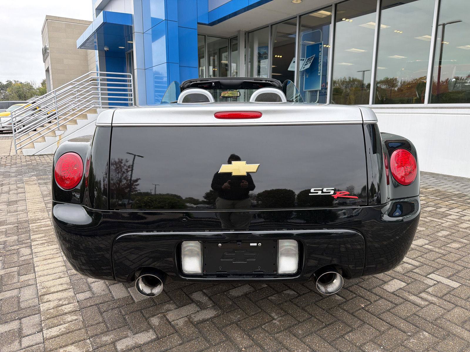Used 2006 Chevrolet SSR w/ Preferred Equipment Group RWD image 47