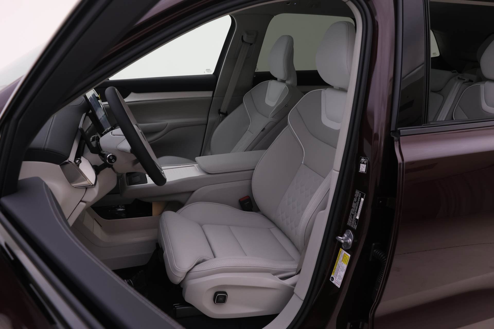 New 2025 Volvo EX90 Plus image 7