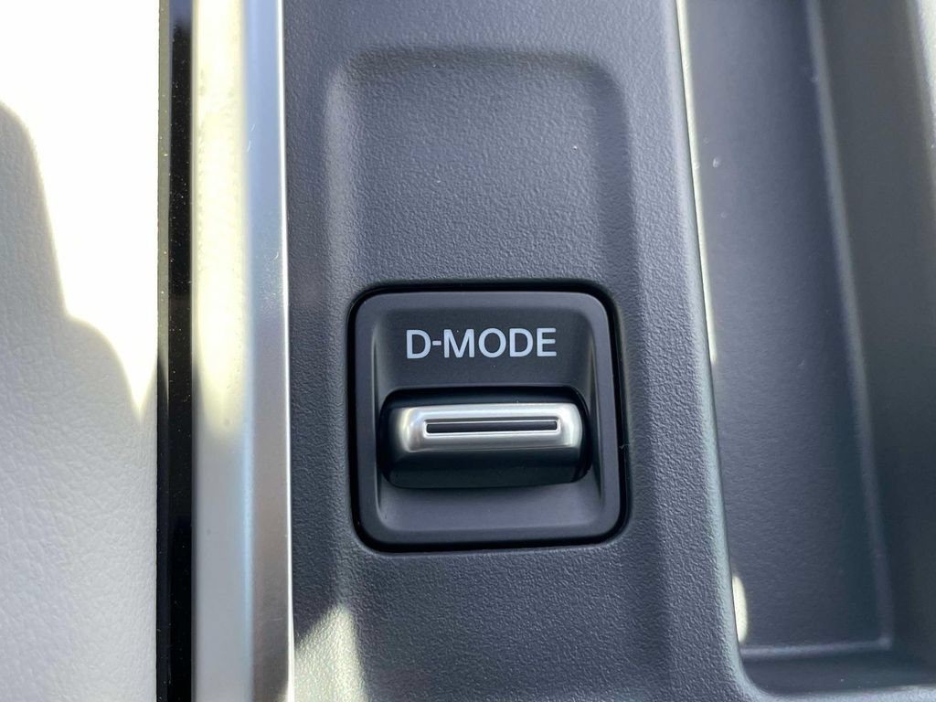New 2026 Nissan Pathfinder SL FWD image 30