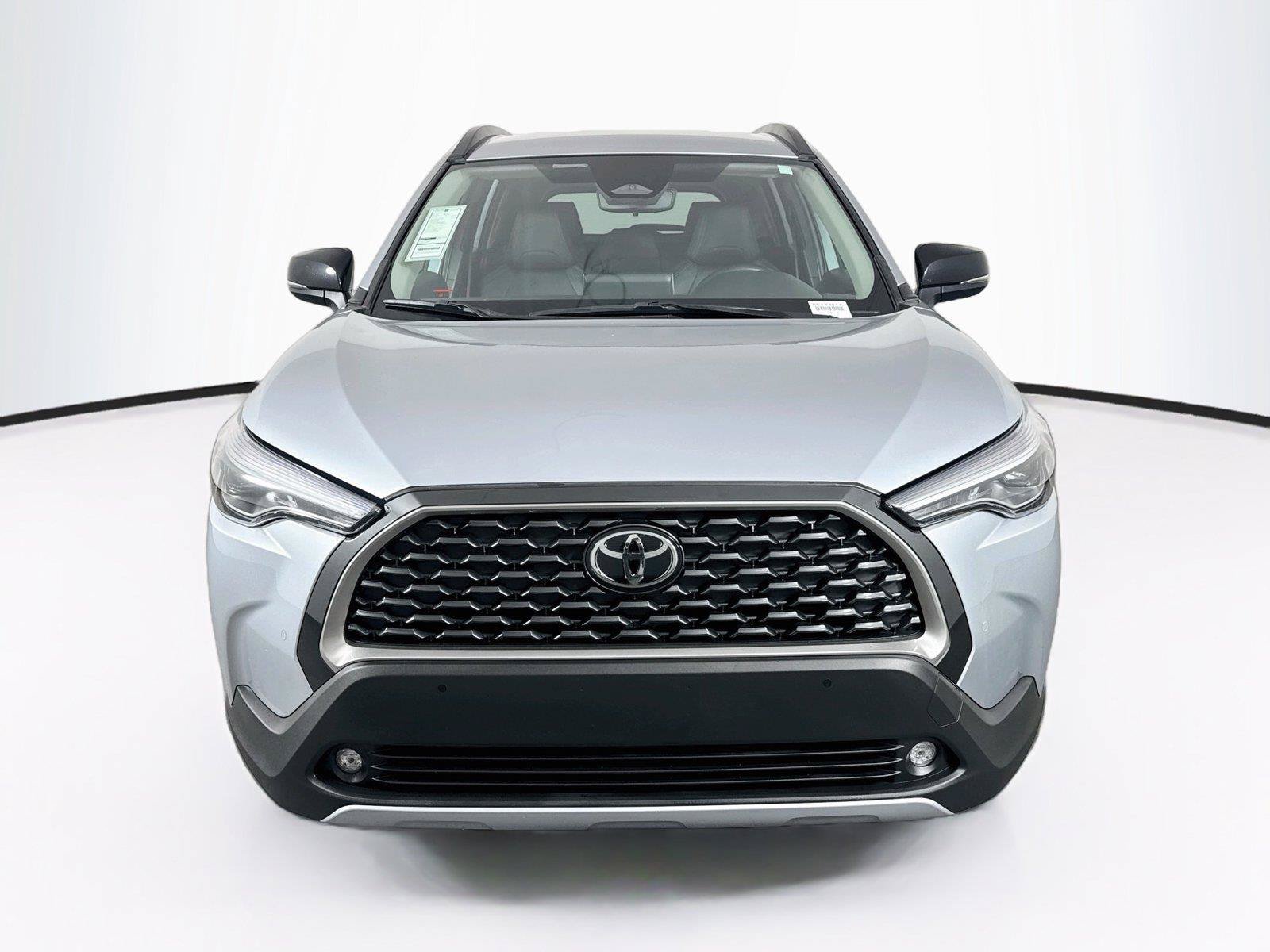 Certified 2025 Toyota Corolla Cross XLE FWD image 8