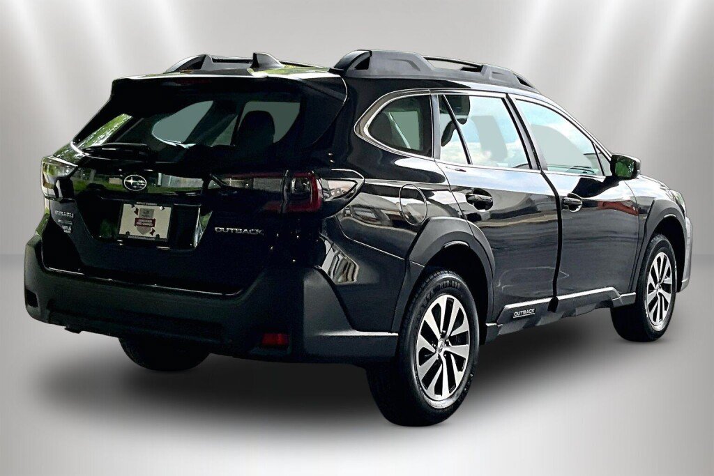 Certified 2024 Subaru Outback AWD/4WD image 5