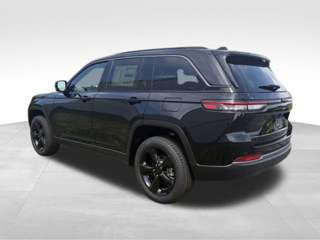 New 2026 Jeep Grand Cherokee Limited w/ Limited Altitude Package AWD/4WD image 2