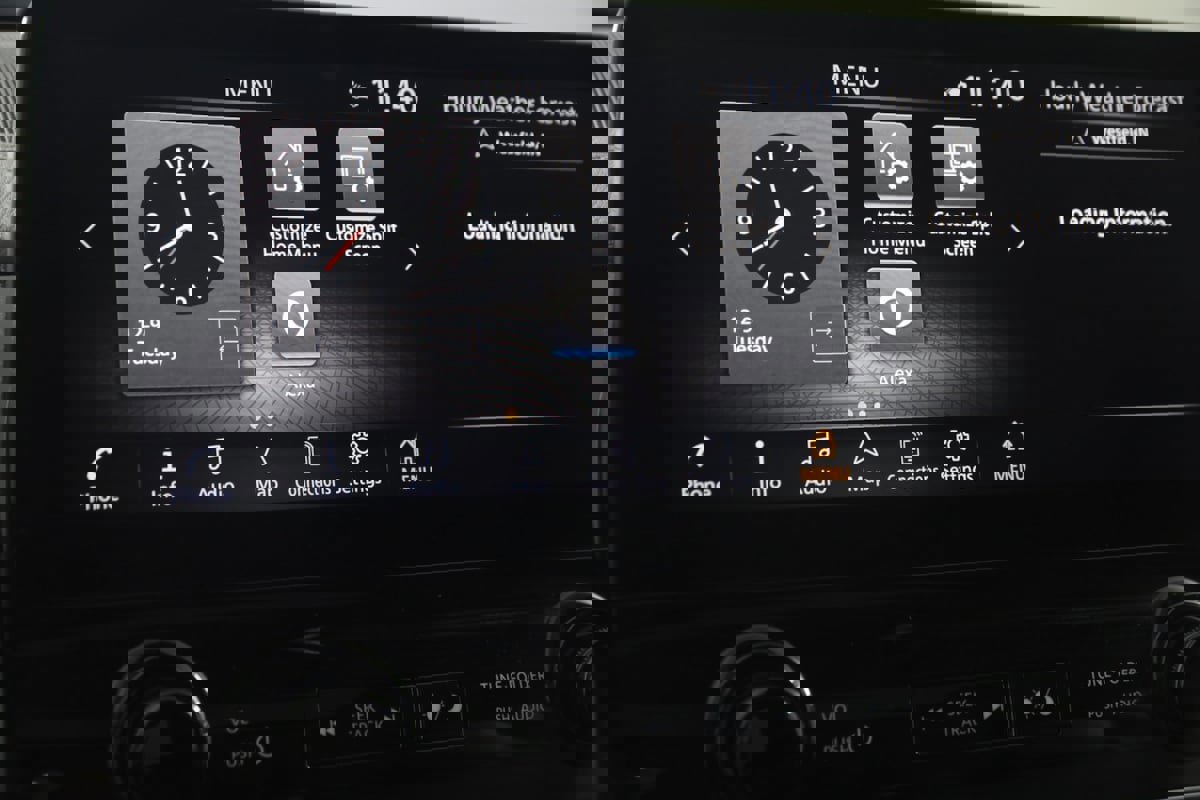 Used 2024 Nissan Armada Platinum w/ Captain's Chairs Package image 39