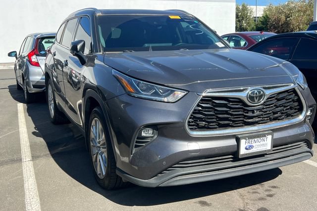 Used 2024 Toyota Highlander Limited AWD/4WD image 5