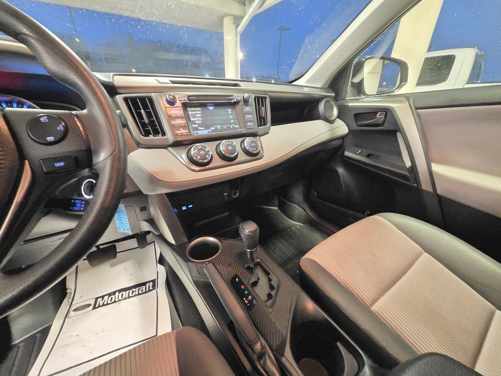 Used 2014 Toyota RAV4 LE image 17