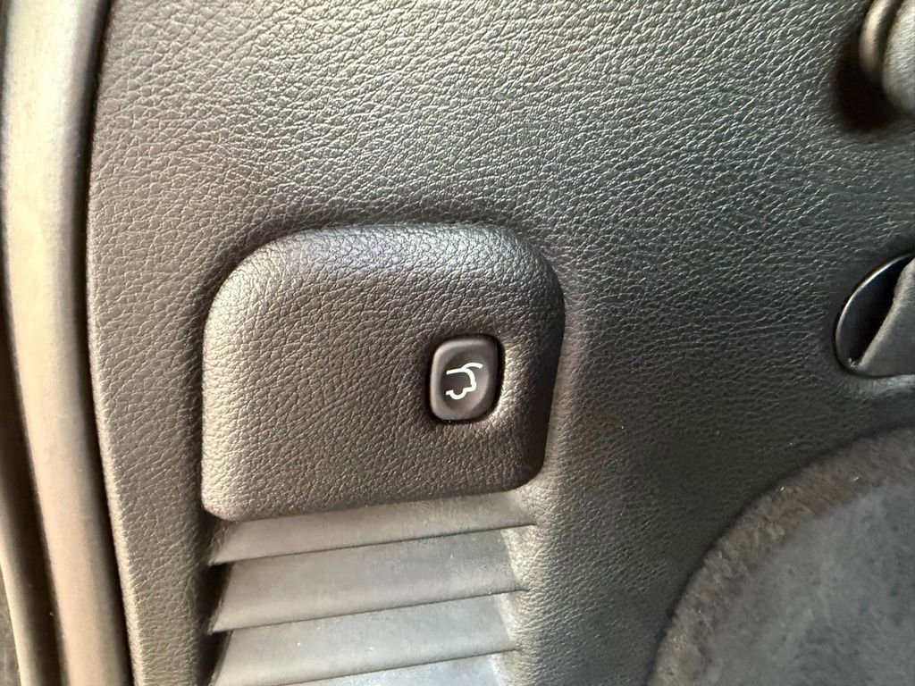 Used 2018 Jeep Grand Cherokee Limited image 41