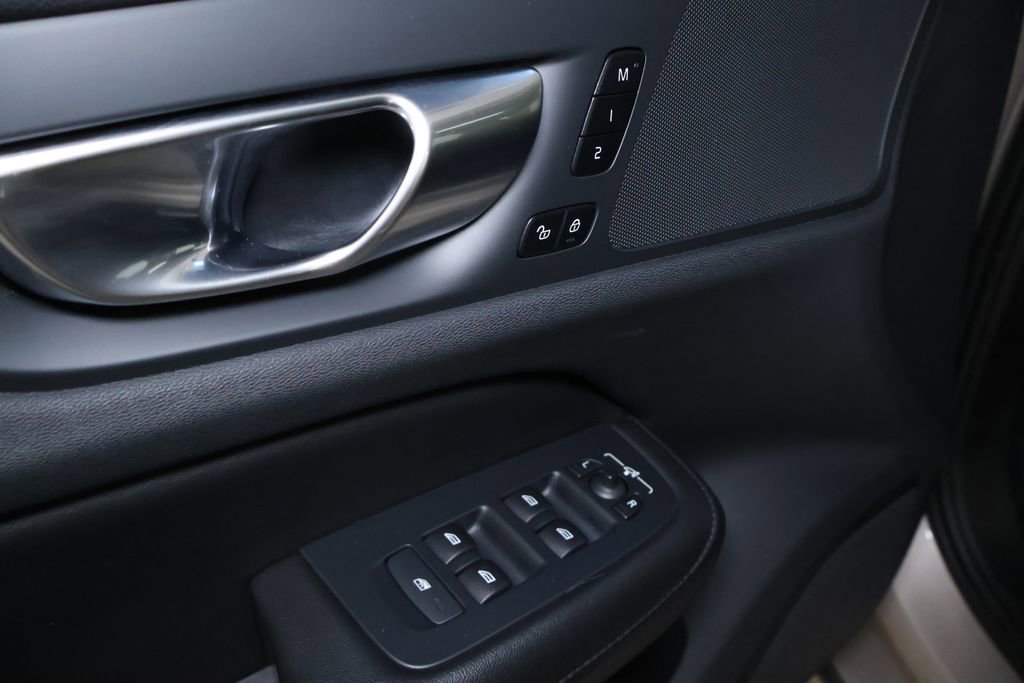 Used 2024 Volvo S60 B5 Core image 14