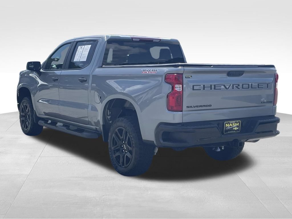 Used 2024 Chevrolet Silverado 1500 Custom Trail Boss w/ Turbomax Blackout Package AWD/4WD image 5