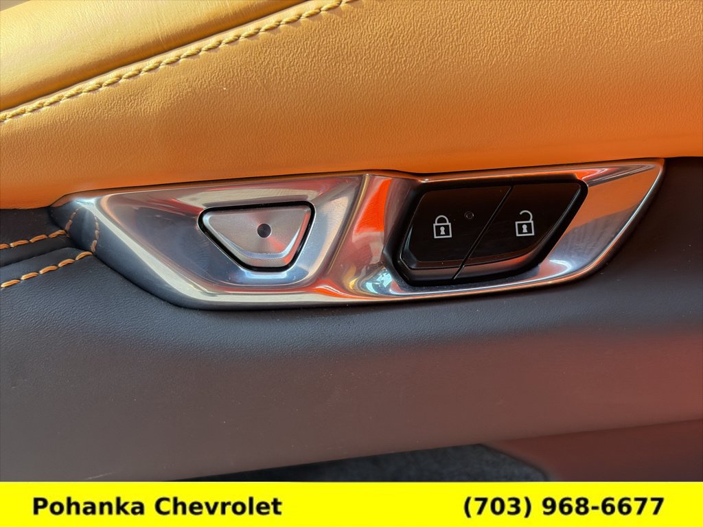Used 2021 Chevrolet Corvette Stingray Premium Conv w/ Z51 Performance Package RWD image 18