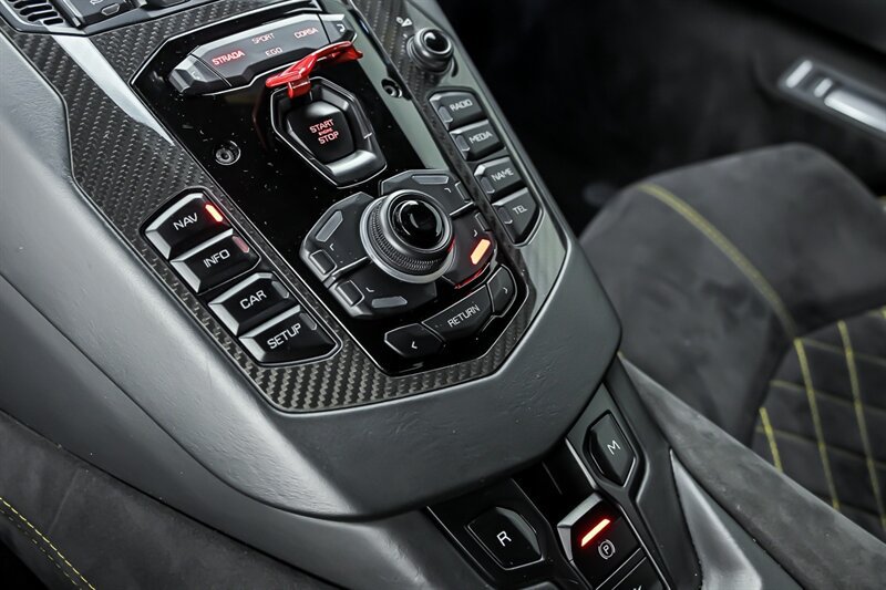 Used 2018 Lamborghini Aventador S AWD/4WD image 32
