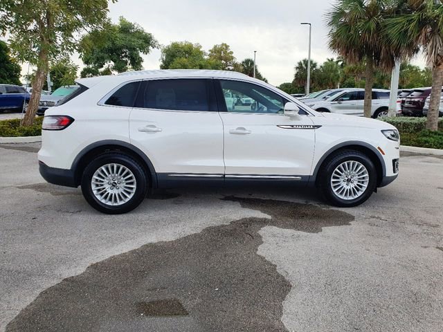 Used 2019 Lincoln Nautilus FWD image 2