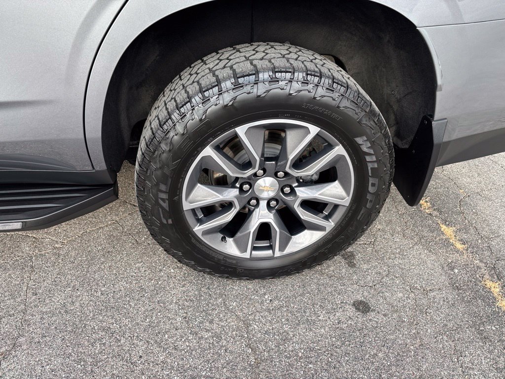 Used 2022 Chevrolet Tahoe LT w/ Luxury Package AWD/4WD image 9