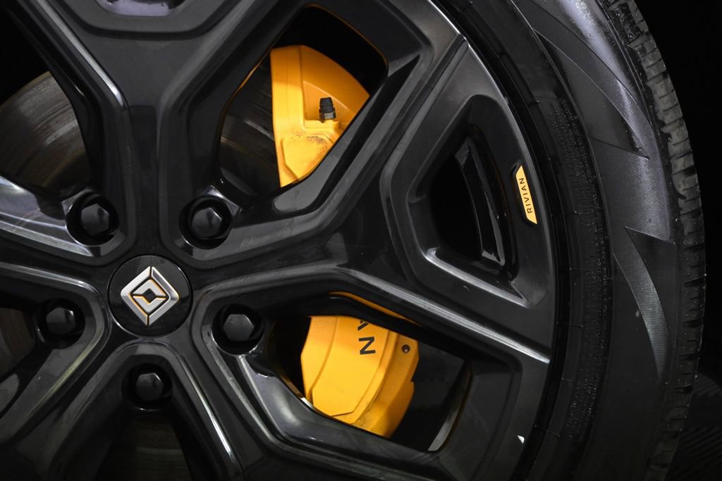 Used 2023 Rivian R1S Adventure AWD/4WD image 22