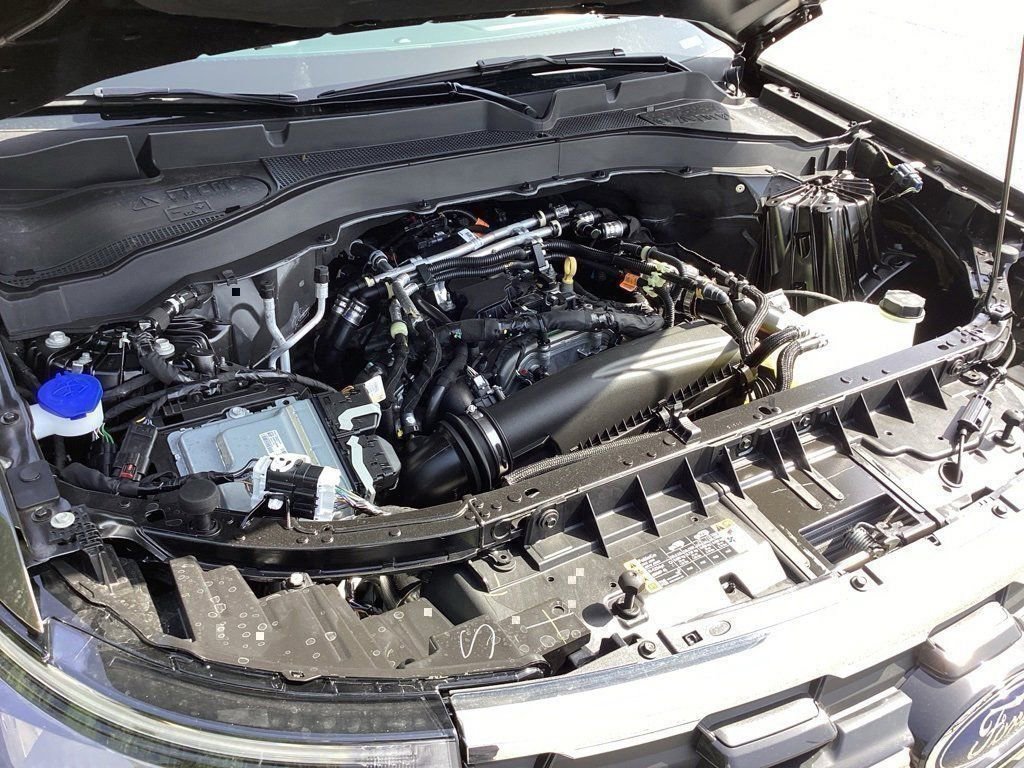 New 2025 Ford Explorer Active w/ Active Comfort Package image 22