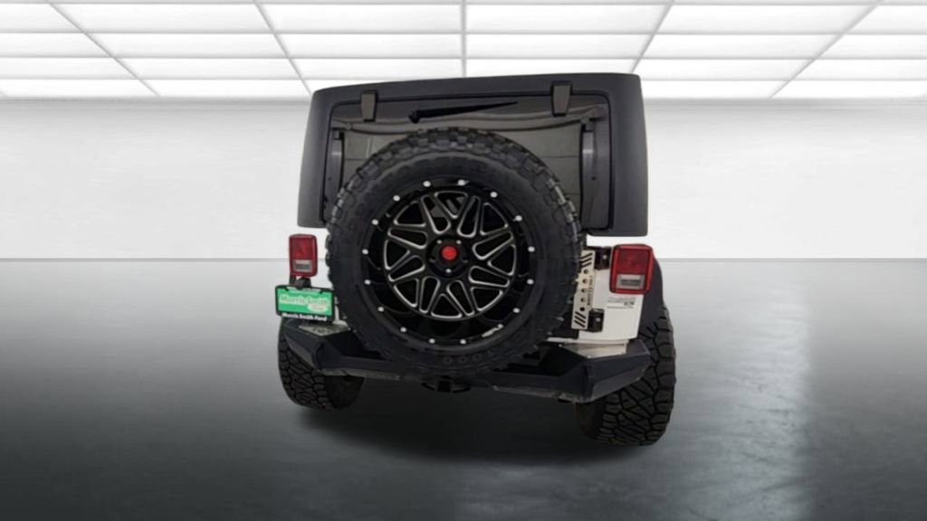 Used 2016 Jeep Wrangler Unlimited Rubicon w/ Connectivity Group AWD/4WD image 7