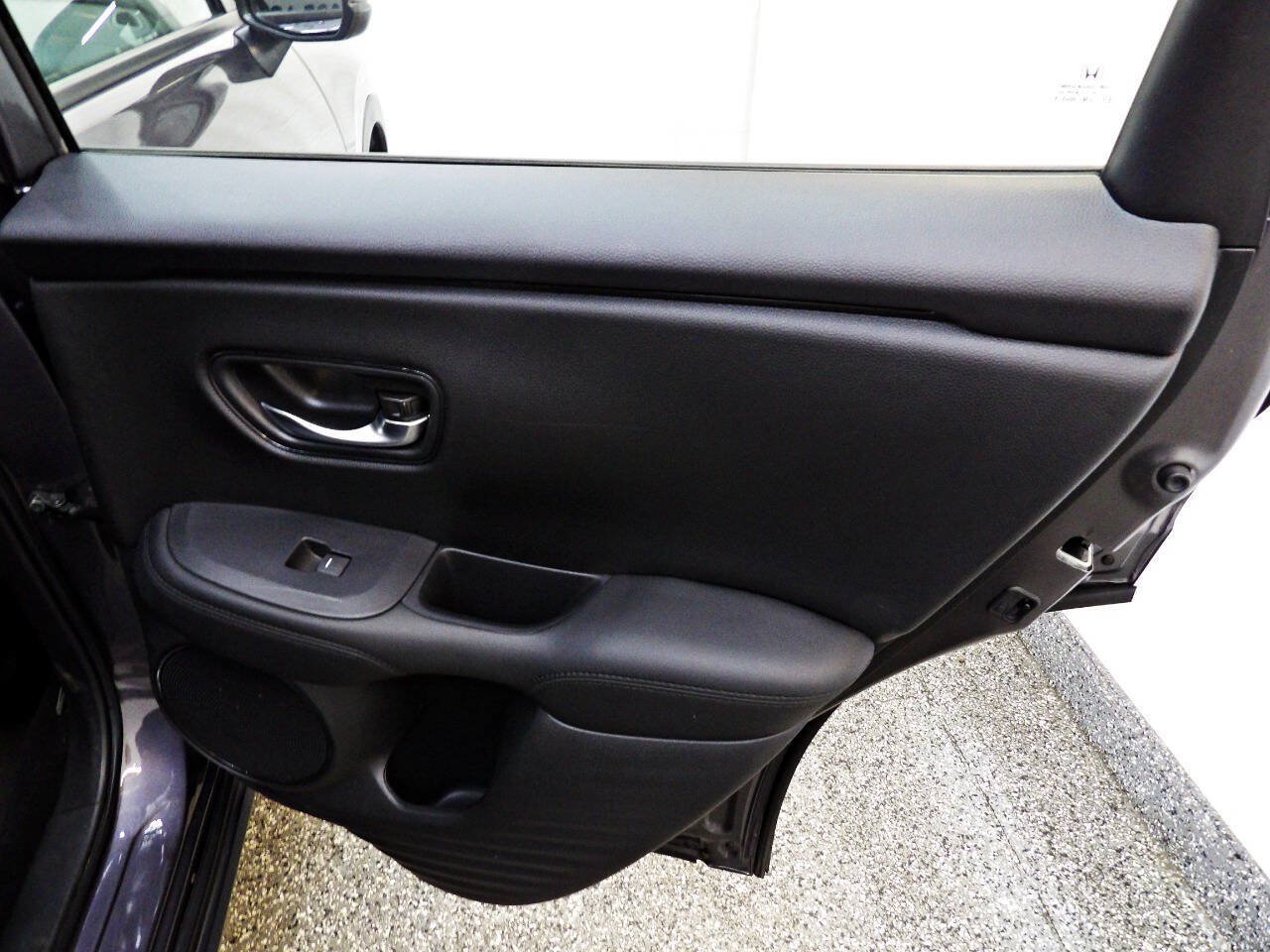 Used 2024 Honda HR-V LX image 12