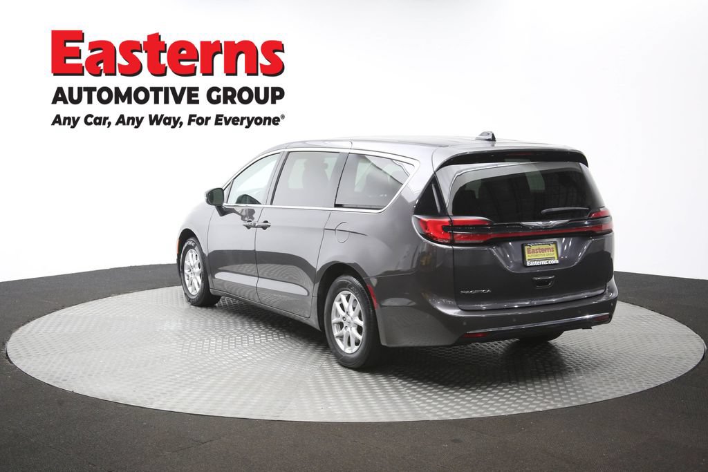 Used 2023 Chrysler Pacifica Touring-L FWD image 66