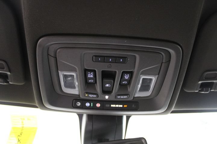 Used 2022 GMC Sierra 1500 Denali w/ Driver Alert Package II AWD/4WD image 47