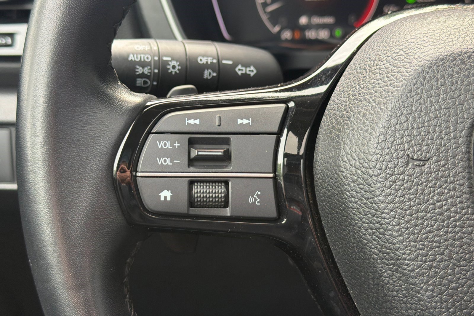 Used 2025 Honda Pilot Touring image 31