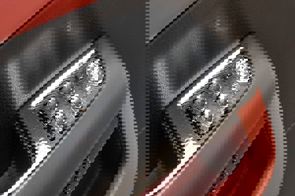 Used 2016 Rolls-Royce Dawn image 35