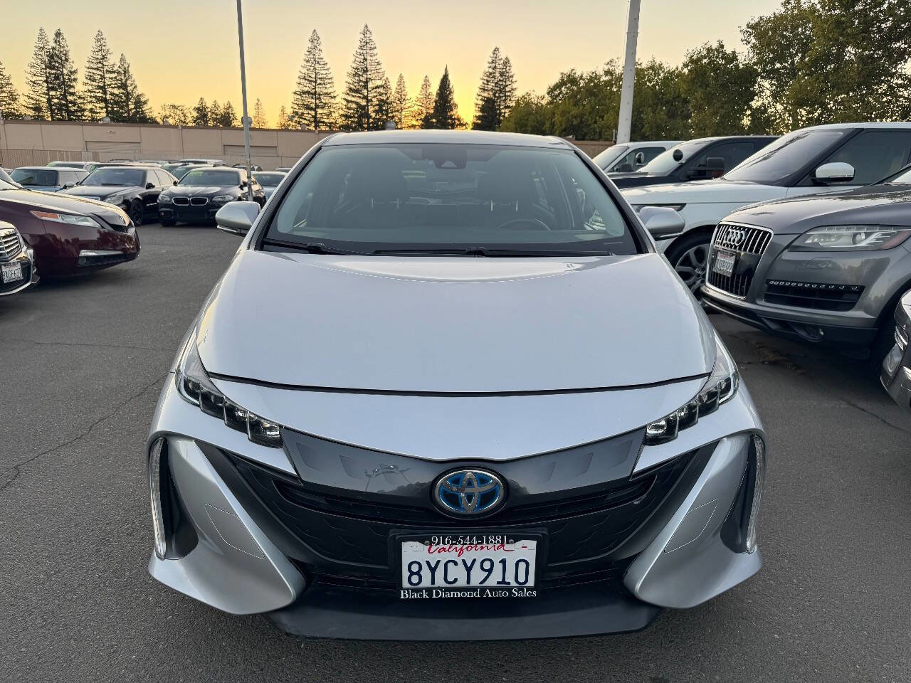 Used 2018 Toyota Prius Prime Premium image 2