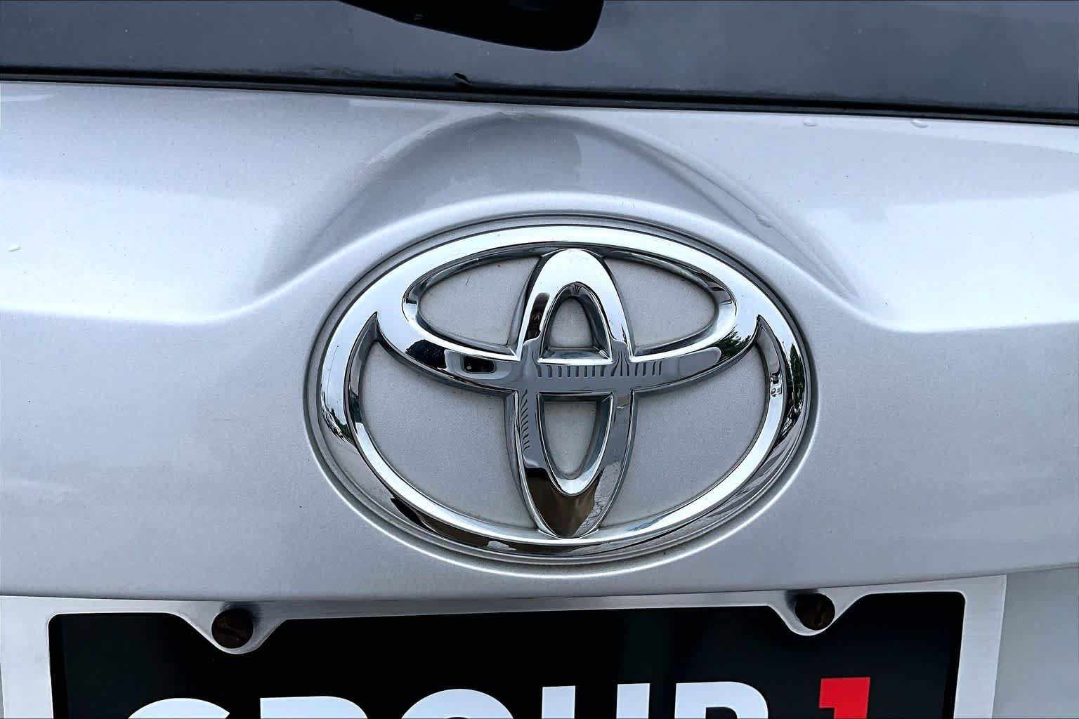 Used 2015 Toyota RAV4 LE FWD image 29