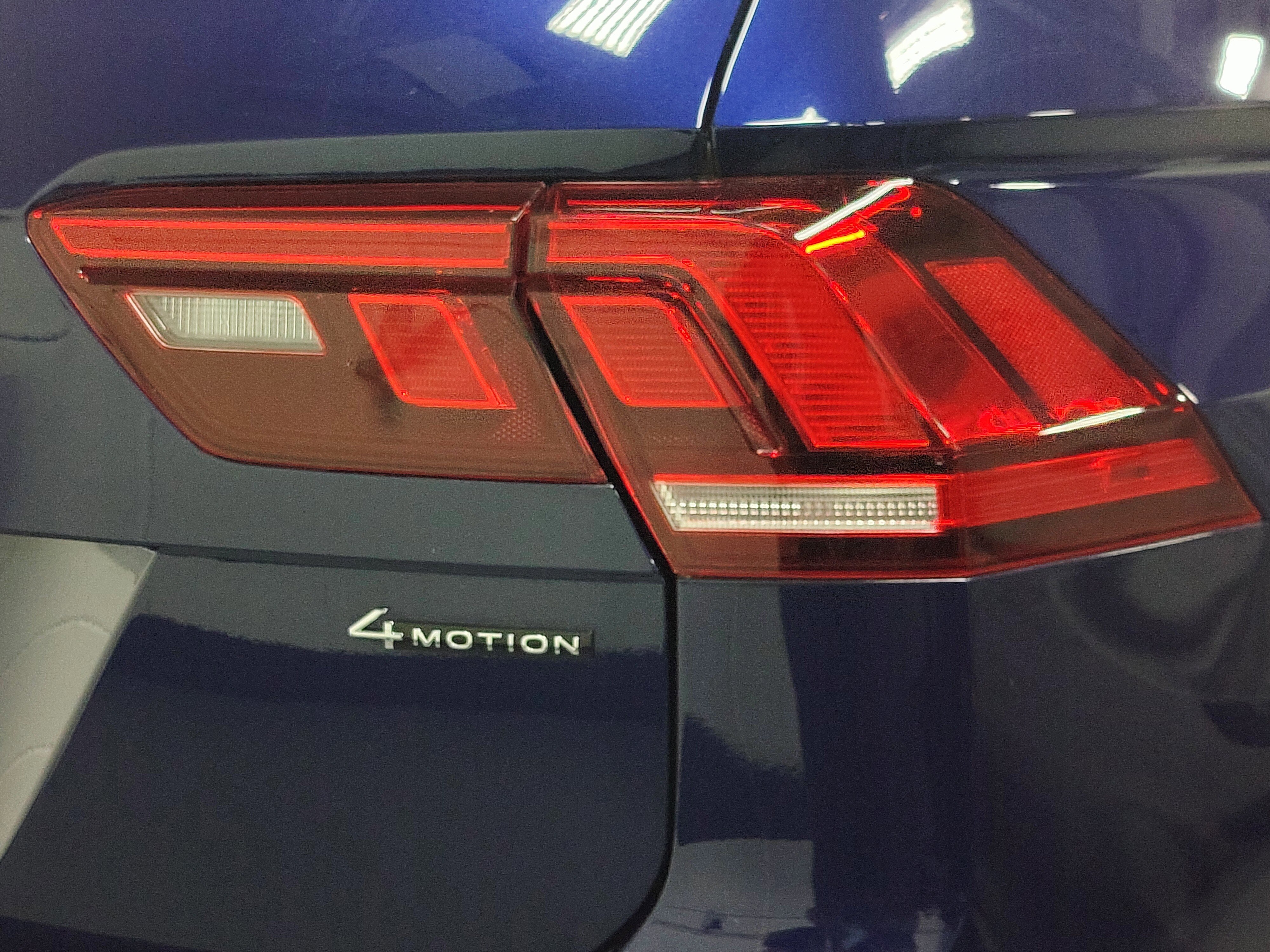 Used 2024 Volkswagen Tiguan SEL R-Line image 4