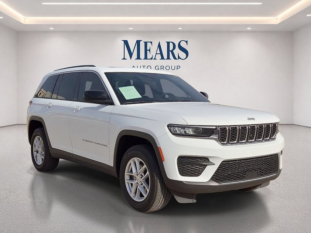 Used 2024 Jeep Grand Cherokee Laredo X w/ Trailer Tow Package AWD/4WD image 7