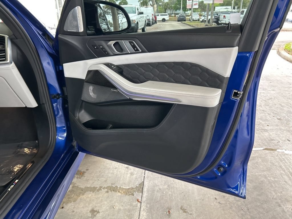Used 2021 BMW X5 M w/ Competition Package AWD/4WD image 27