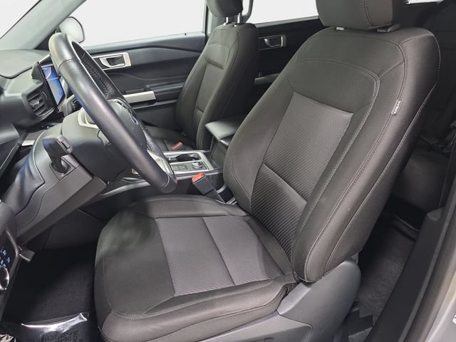 Used 2023 Ford Explorer XLT AWD/4WD image 13