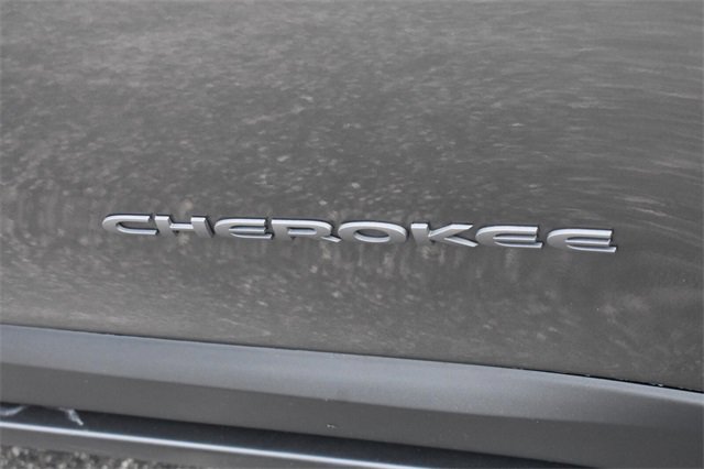 Used 2016 Jeep Cherokee Trailhawk w/ Comfort/Convenience Group image 12