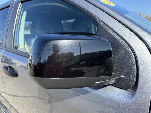 Used 2021 Chevrolet Colorado Z71 w/ Safety Package AWD/4WD image 12