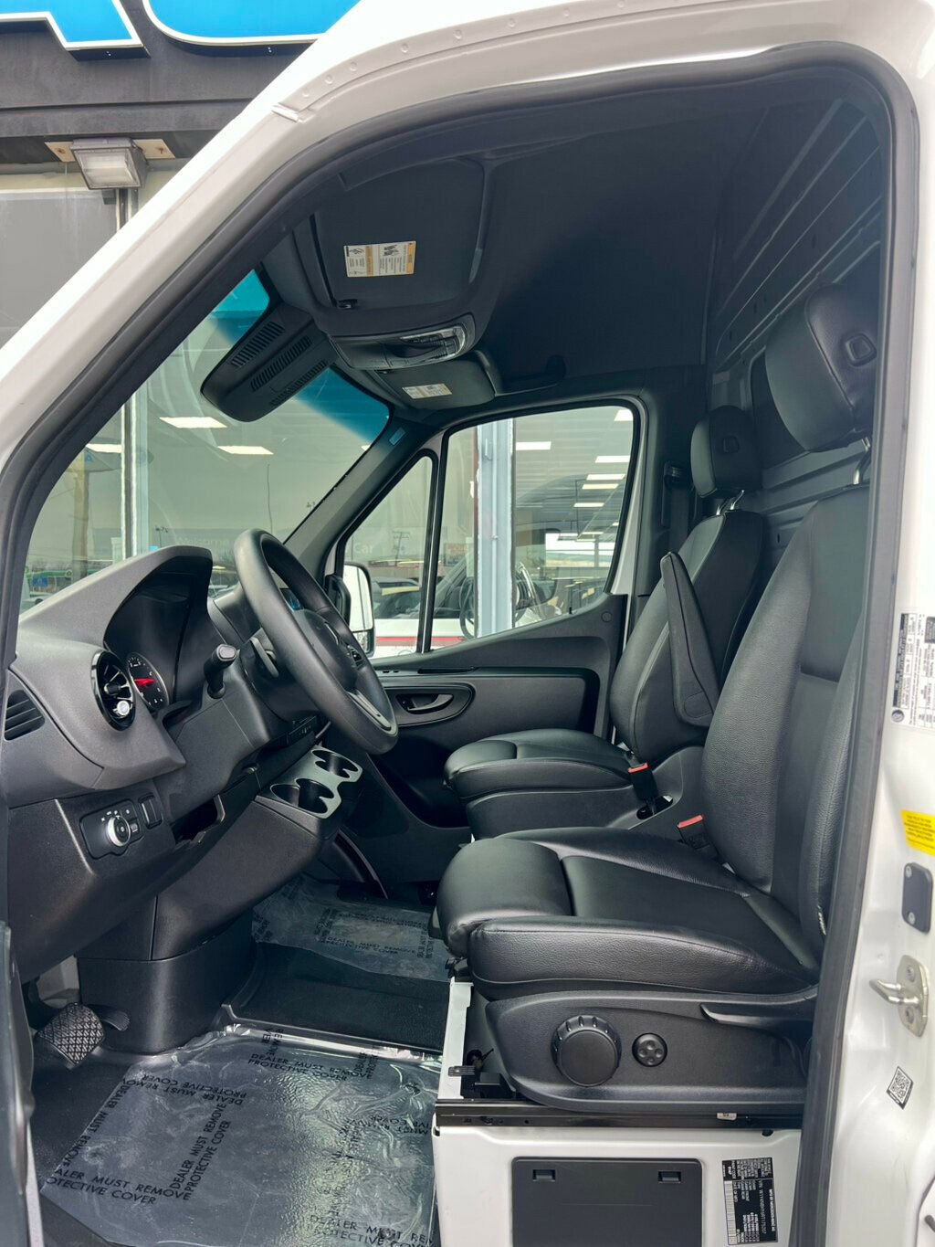 Used 2024 Mercedes-Benz Sprinter 2500 w/ Parking Package image 15