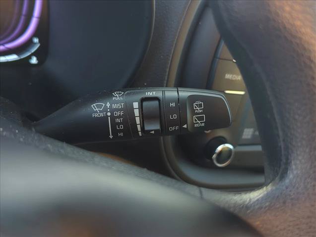 Used 2025 Kia Soul LX FWD image 19