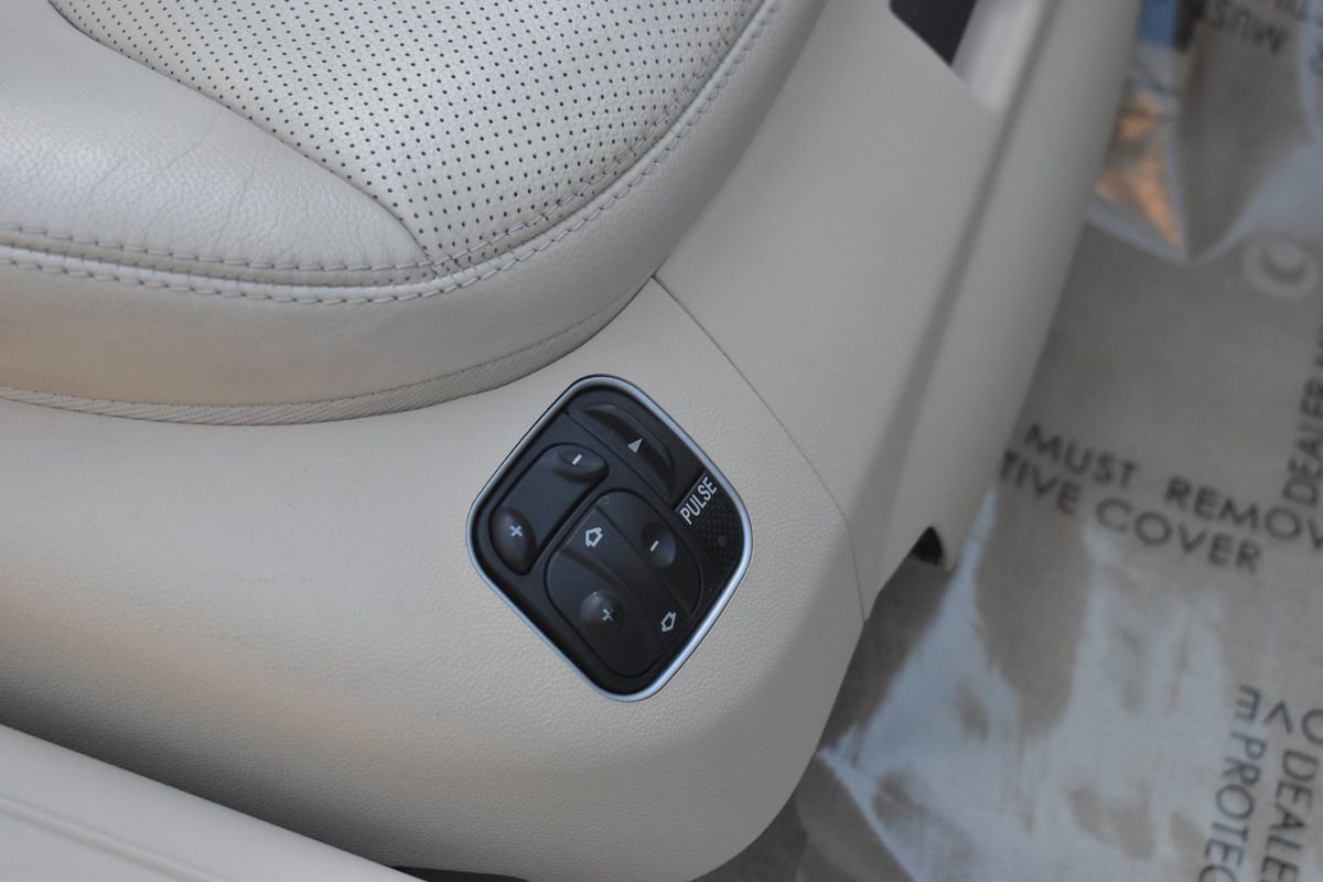 Used 2004 Mercedes-Benz SL 500 w/ Comfort Pkg image 41