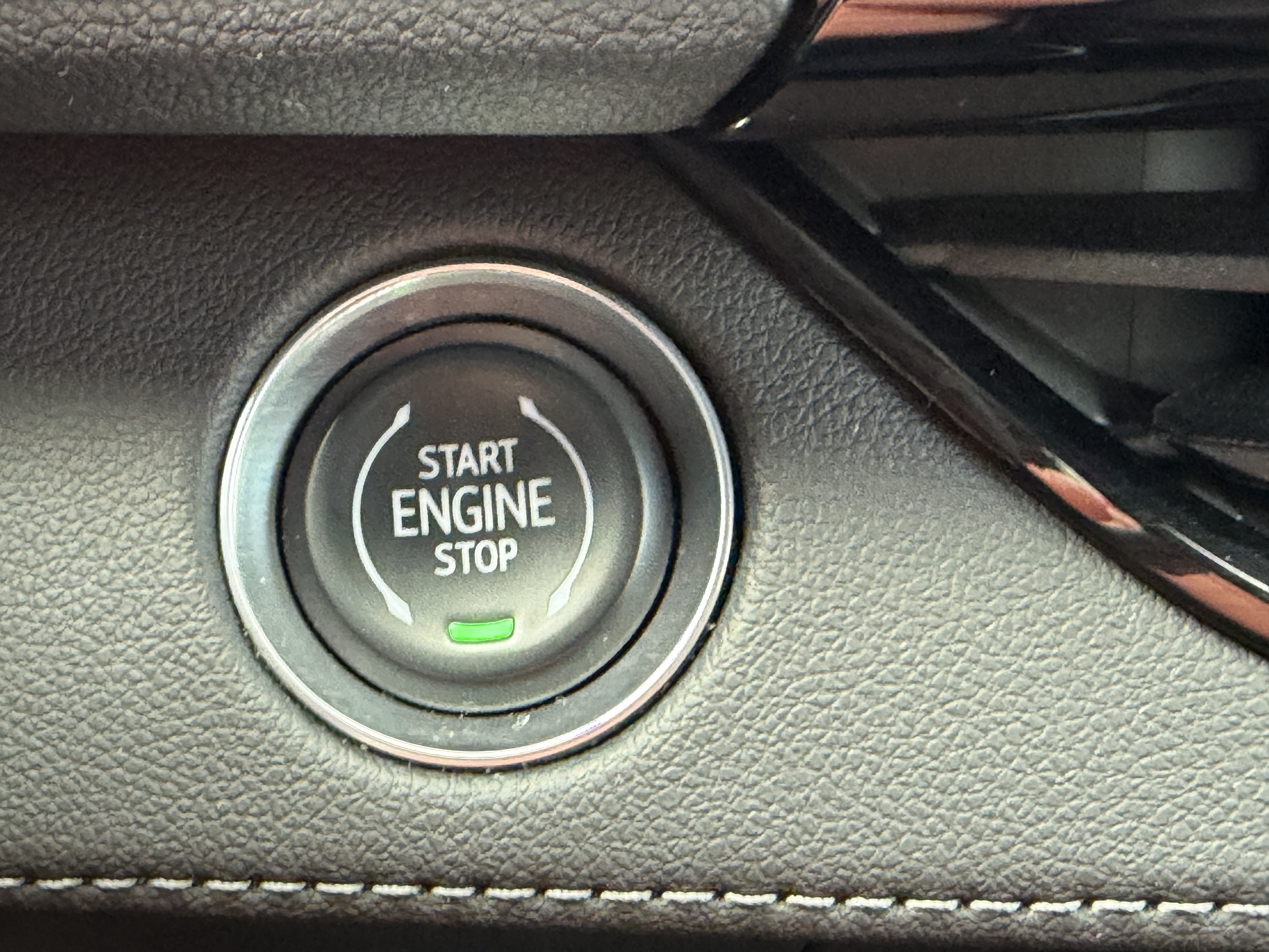 Used 2025 Buick Enclave Preferred FWD image 24