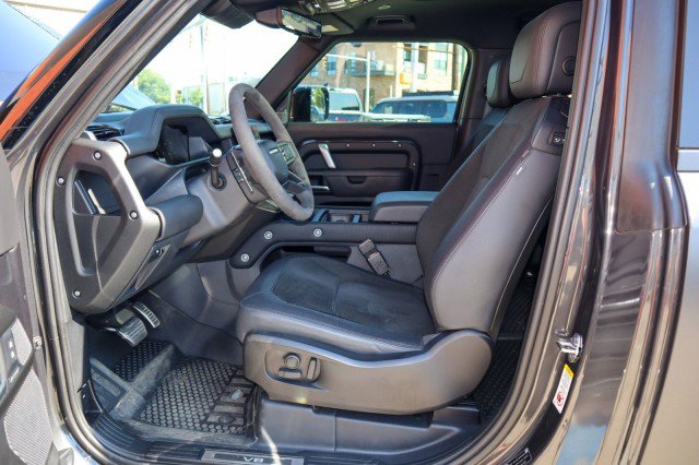 Used 2023 Land Rover Defender 90 V8 image 13