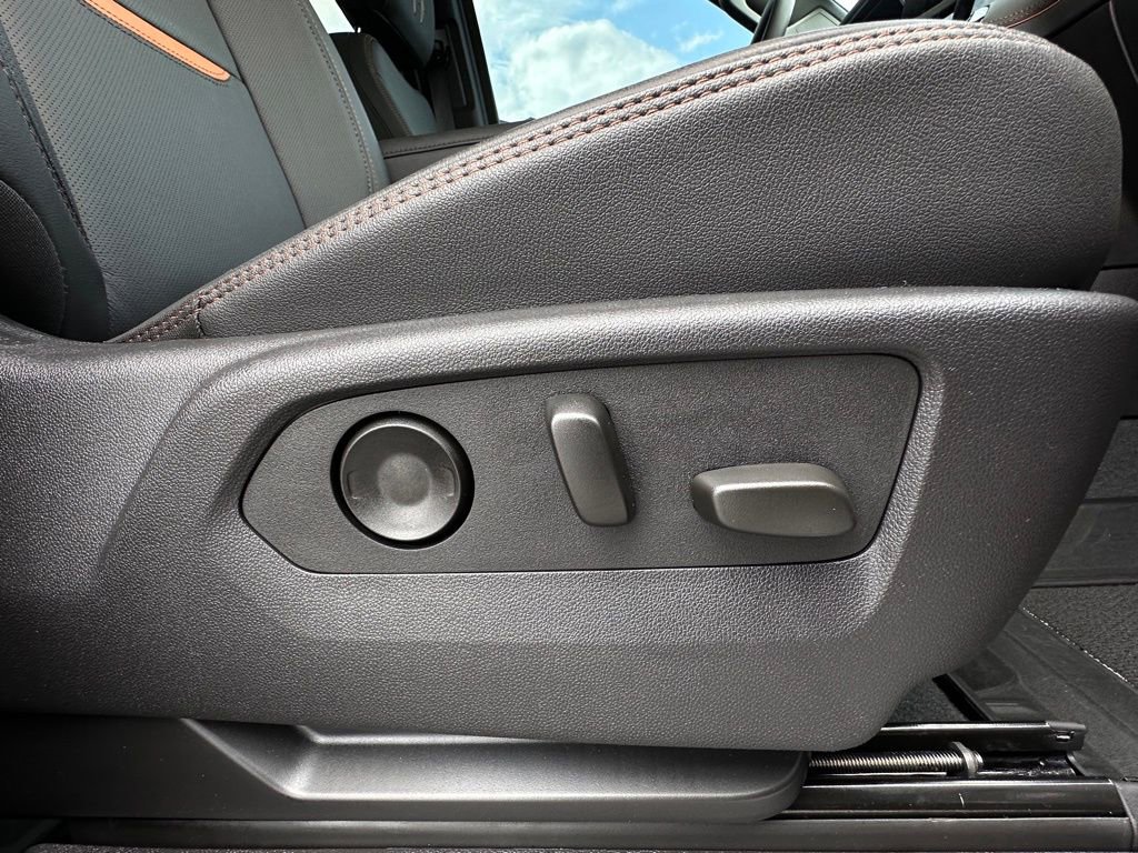Used 2025 GMC Sierra 1500 AT4 w/ AT4 Premium Package image 12