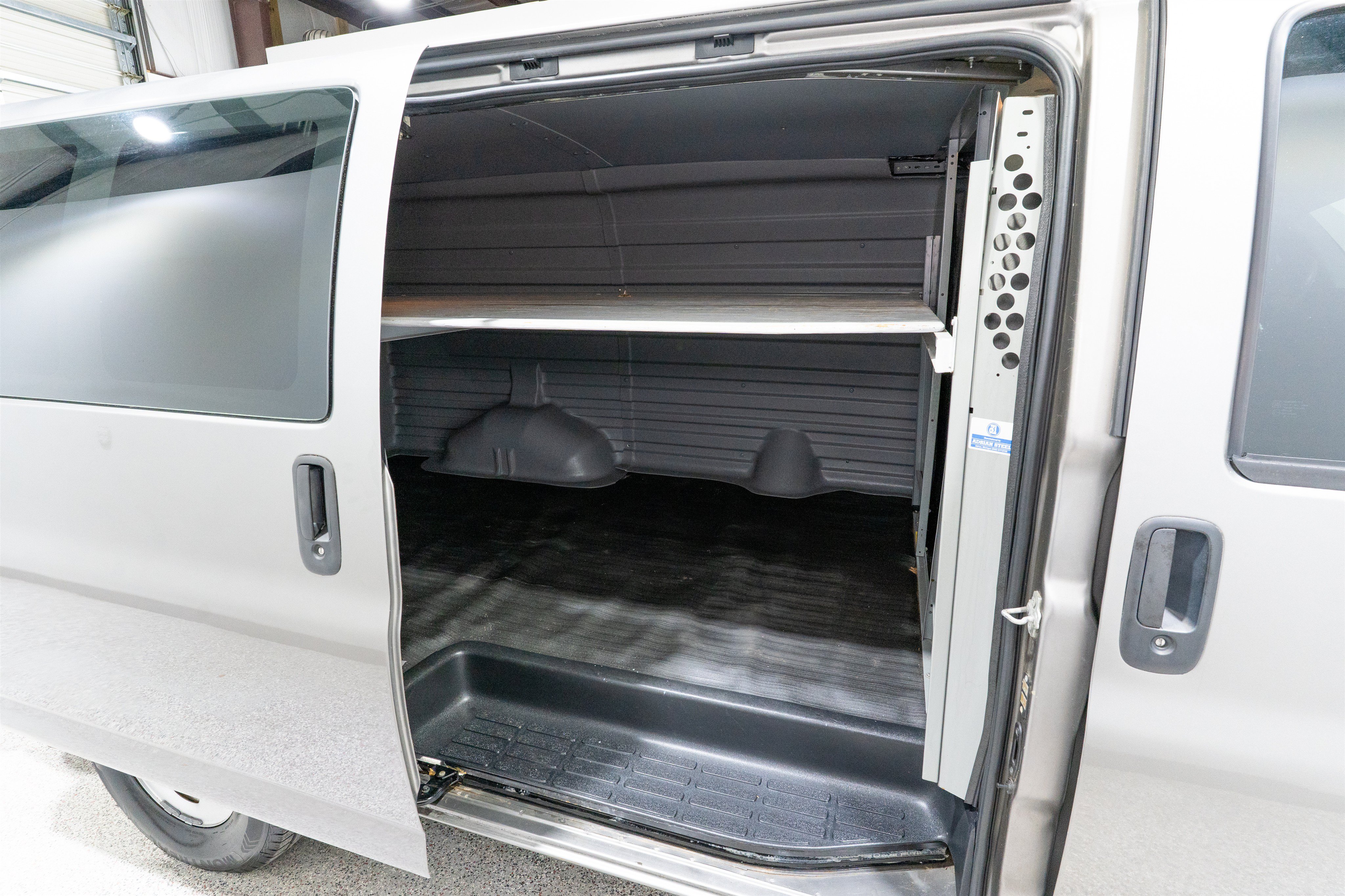 Used 2008 Chevrolet Express 1500 w/ Power Package RWD image 10