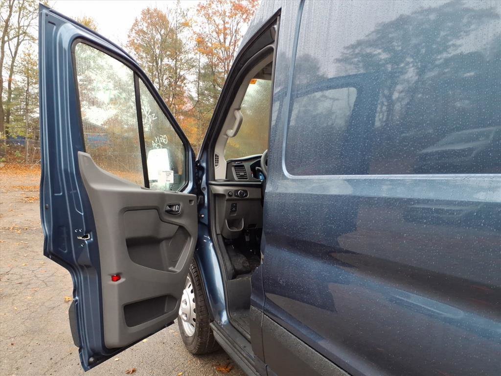 New 2026 Ford Transit 250 148 Medium Roof Extended AWD image 10