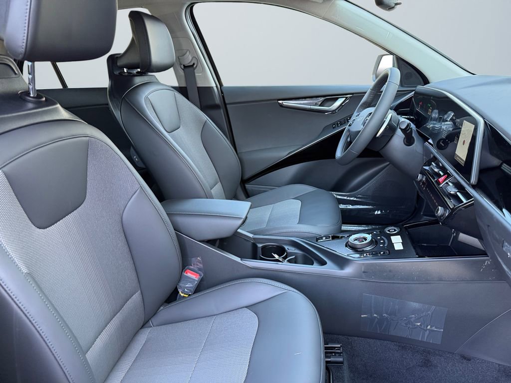 New 2025 Kia Niro EX w/ EX Cold Weather Package image 15