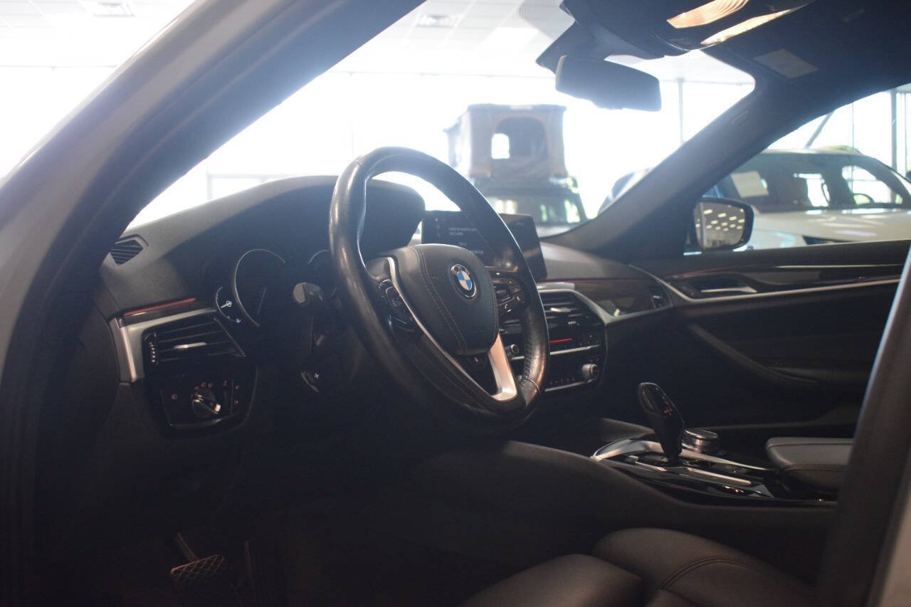 Used 2018 BMW 530i xDrive AWD/4WD image 38