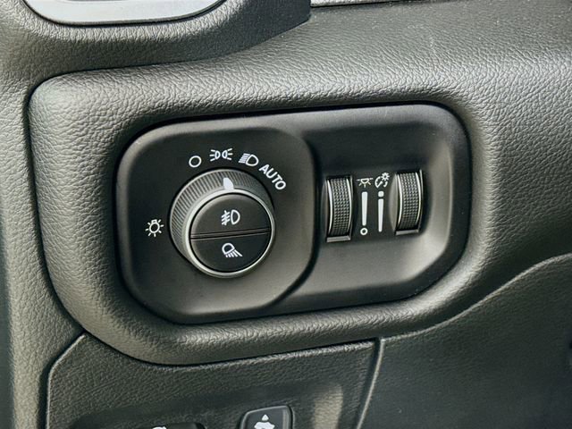 New 2026 RAM 1500 4x4 Crew Cab image 10