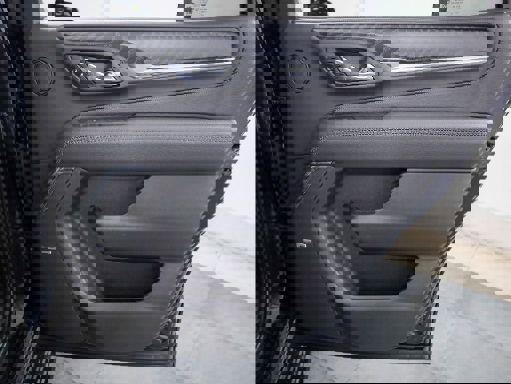 Used 2023 GMC Yukon Denali image 31