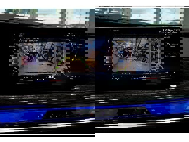 Used 2025 BMW i7 eDrive50 w/ Premium Package image 75